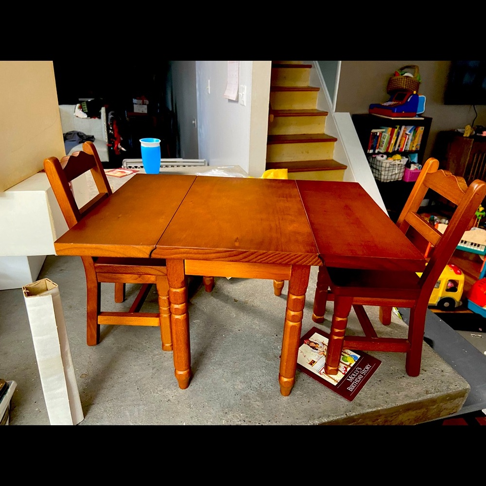 Molly McIntire Drop leaf wooden table & chairs mint condition original packaging